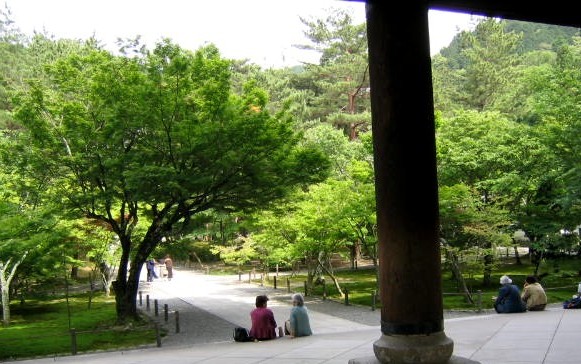 南禅寺山門下